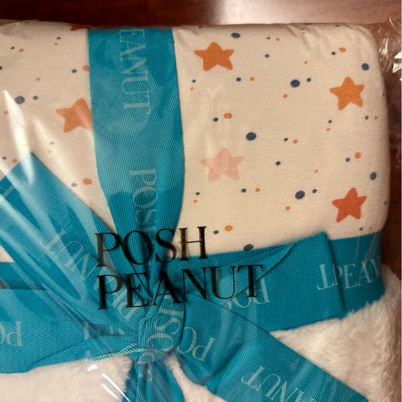 ❌ 🆕 Posh Peanut Jetson Beige Stars Plush Patoo Bamboo Blanket - Picture 3 of 9